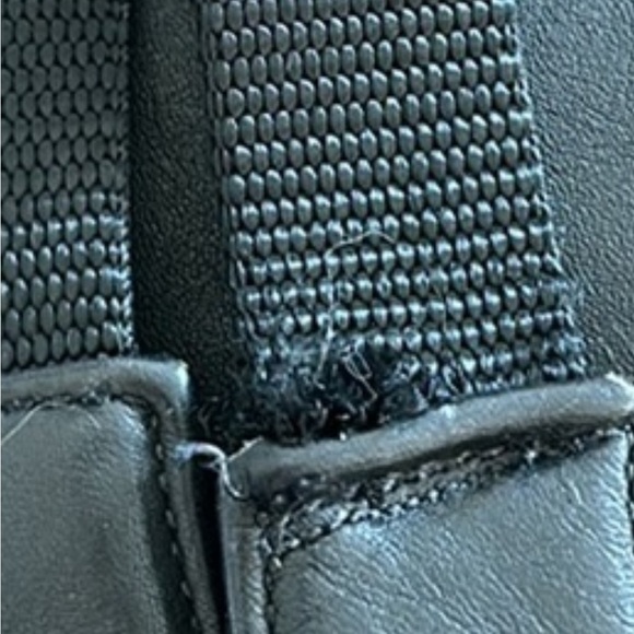 Vintage Coach Large Black Backpack 0529 - Authentic early 2000s soft leather. - Picture 7 of 7